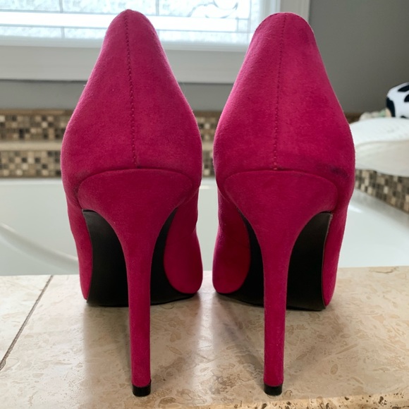 Show Stopper Fuchsia Pink Suede Heels by Qupid - Picture 7 of 9